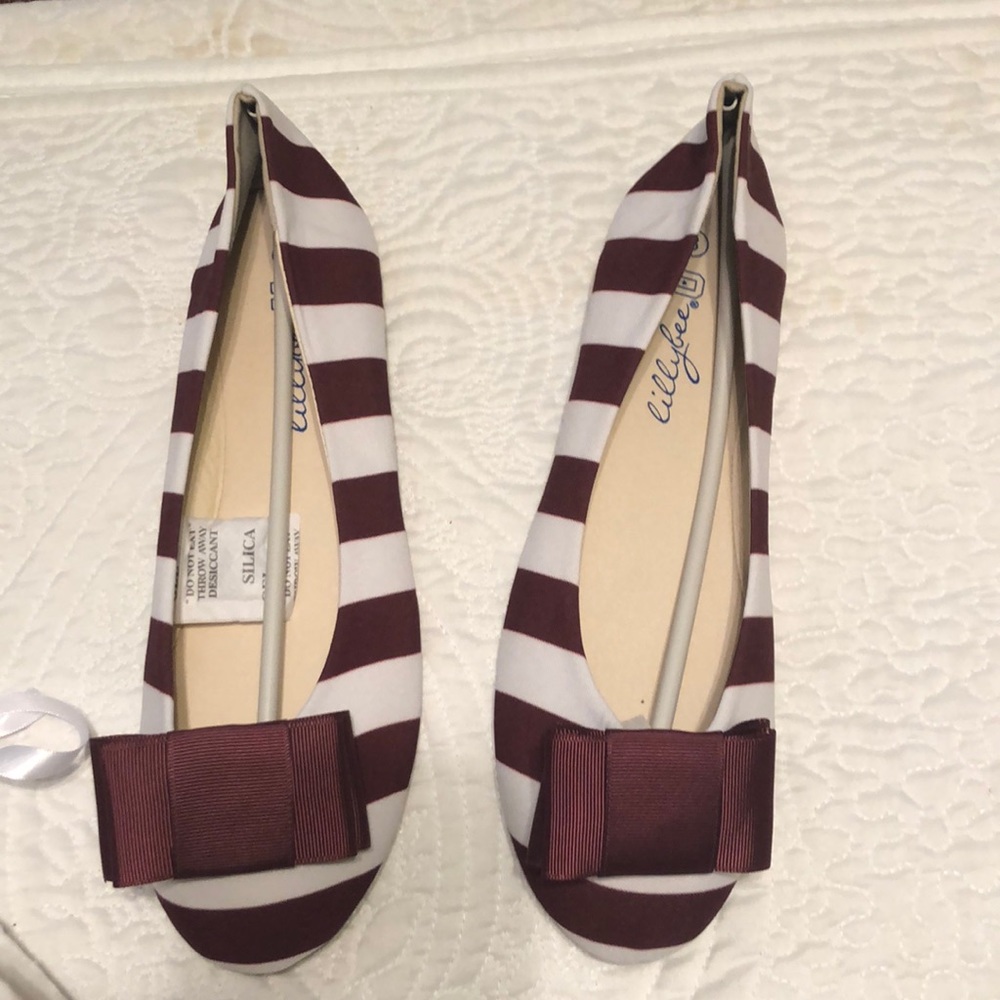 Brand new Lillybee maroon and white striped flats